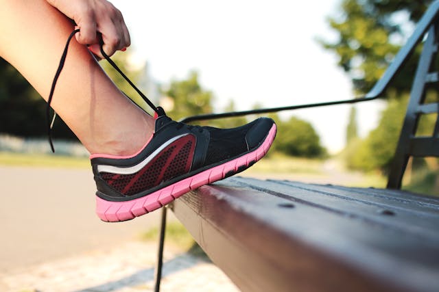 Sports Shoes Price Comparison